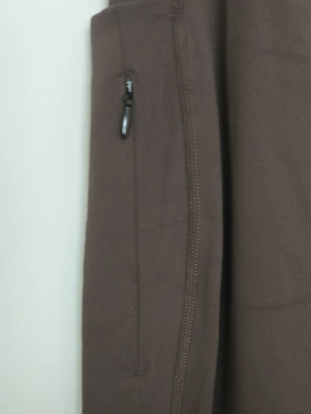 Baleaf Dark Brown Leggings with Side Pockets - Picture 6 of 7